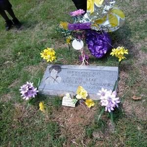 Meet your Posher, Mae